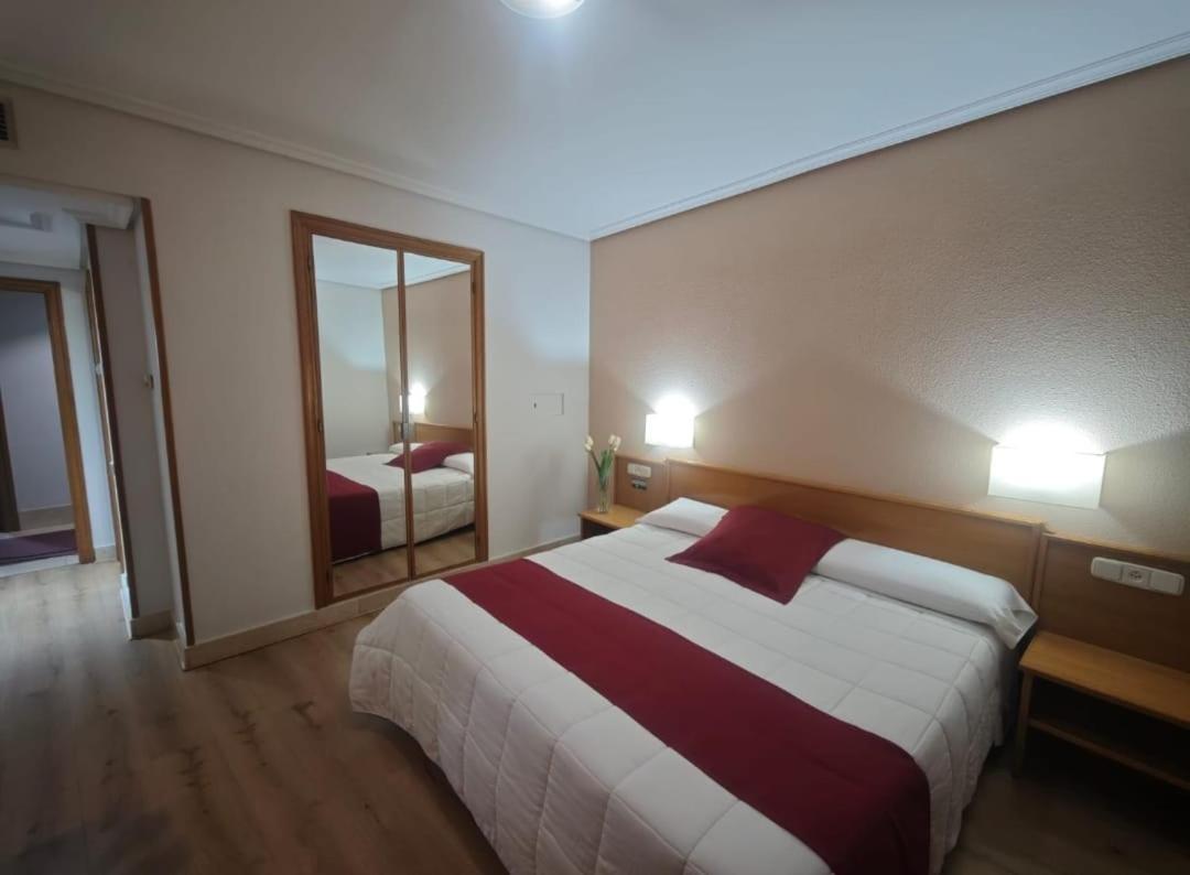 Hotel Helmantico Villares de la Reina Zewnętrze zdjęcie