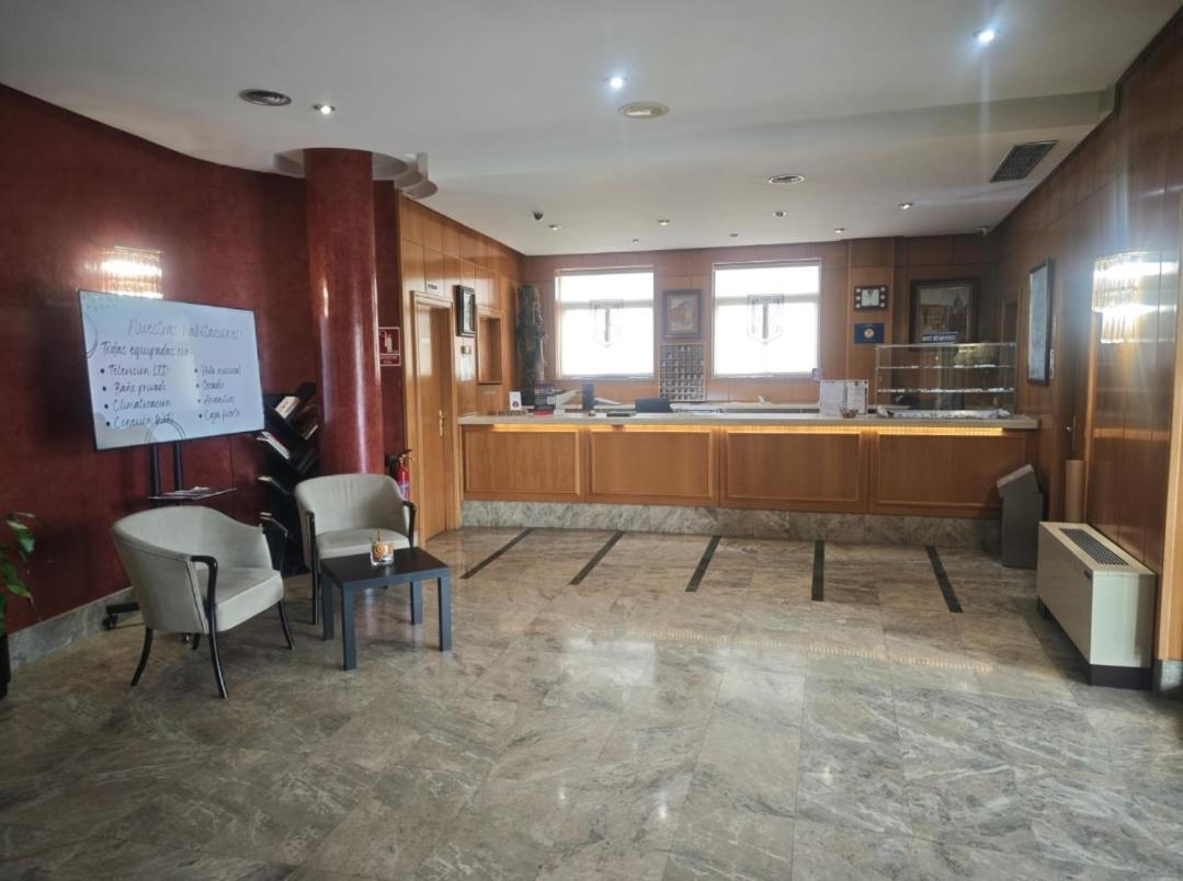 Hotel Helmantico Villares de la Reina Zewnętrze zdjęcie